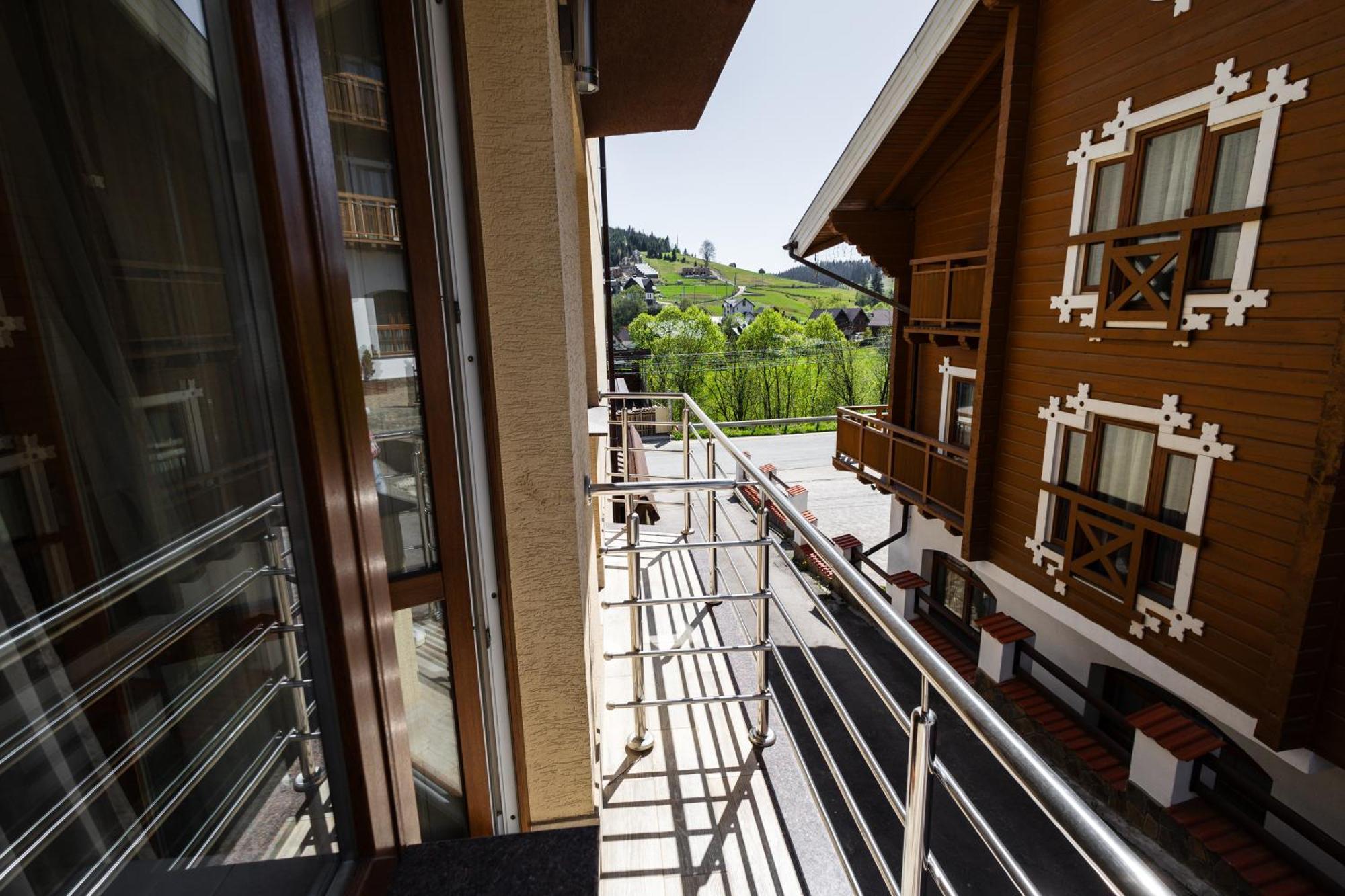 Villa Anet Palyanytsya Ngoại thất bức ảnh