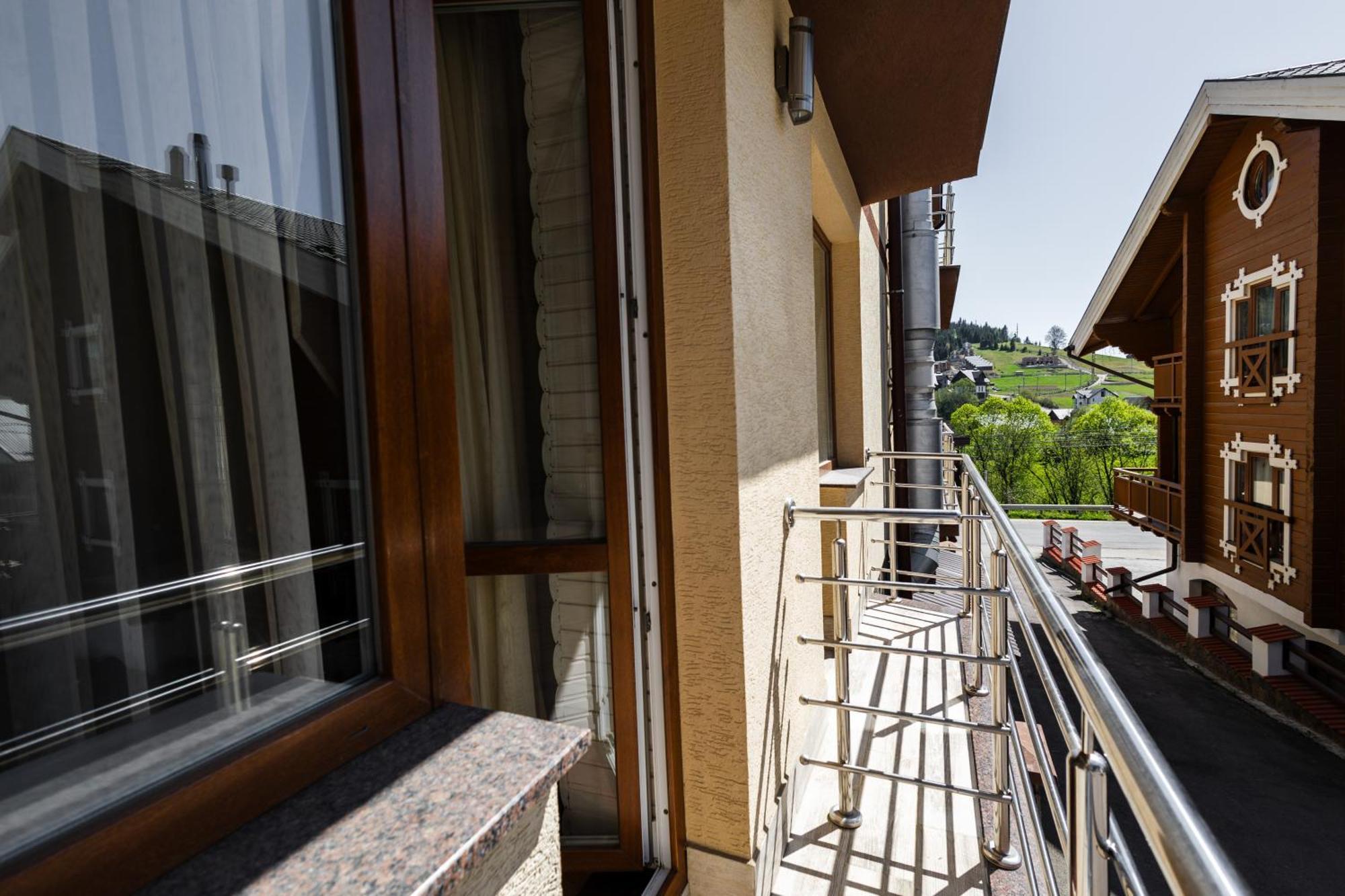 Villa Anet Palyanytsya Ngoại thất bức ảnh